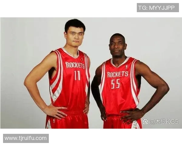 9号与11号球衣的传奇足球明星们的辉煌历程与影响力探讨