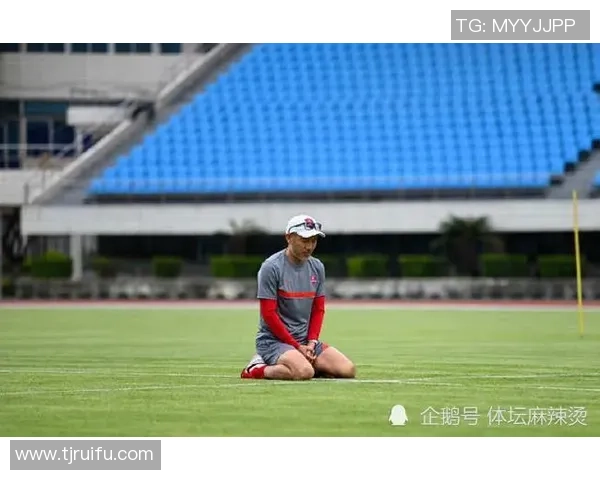 重庆足球队与广州足球队赛后分析实力对比与战术探讨